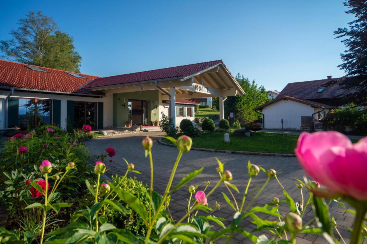 Landhotel Gockelwirt Eisenberg  Bagian luar foto