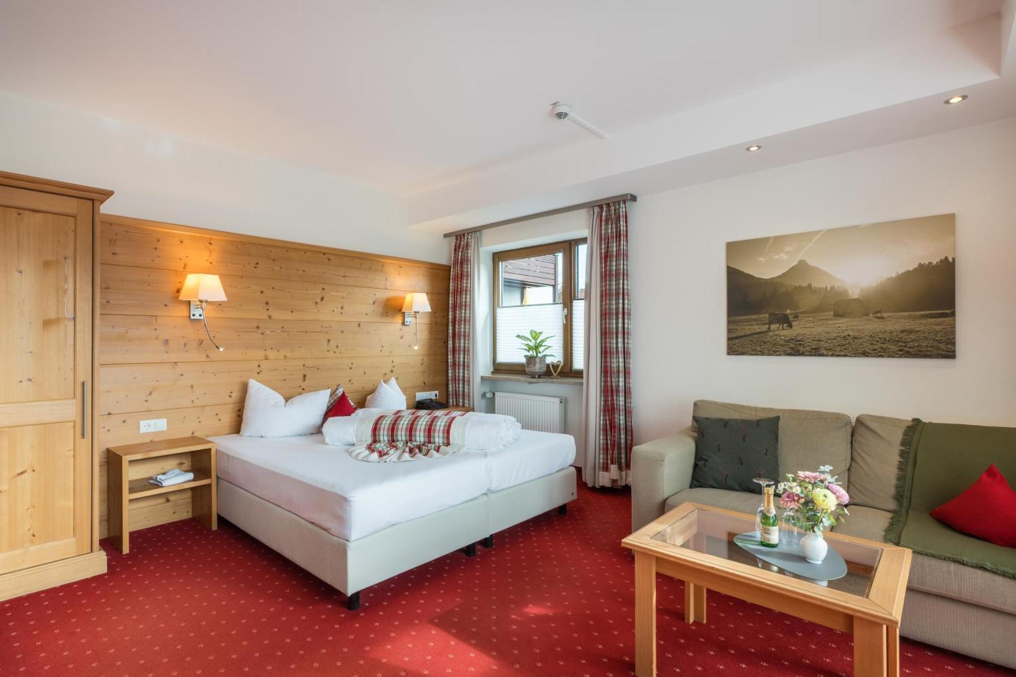 Landhotel Gockelwirt Eisenberg  Bagian luar foto