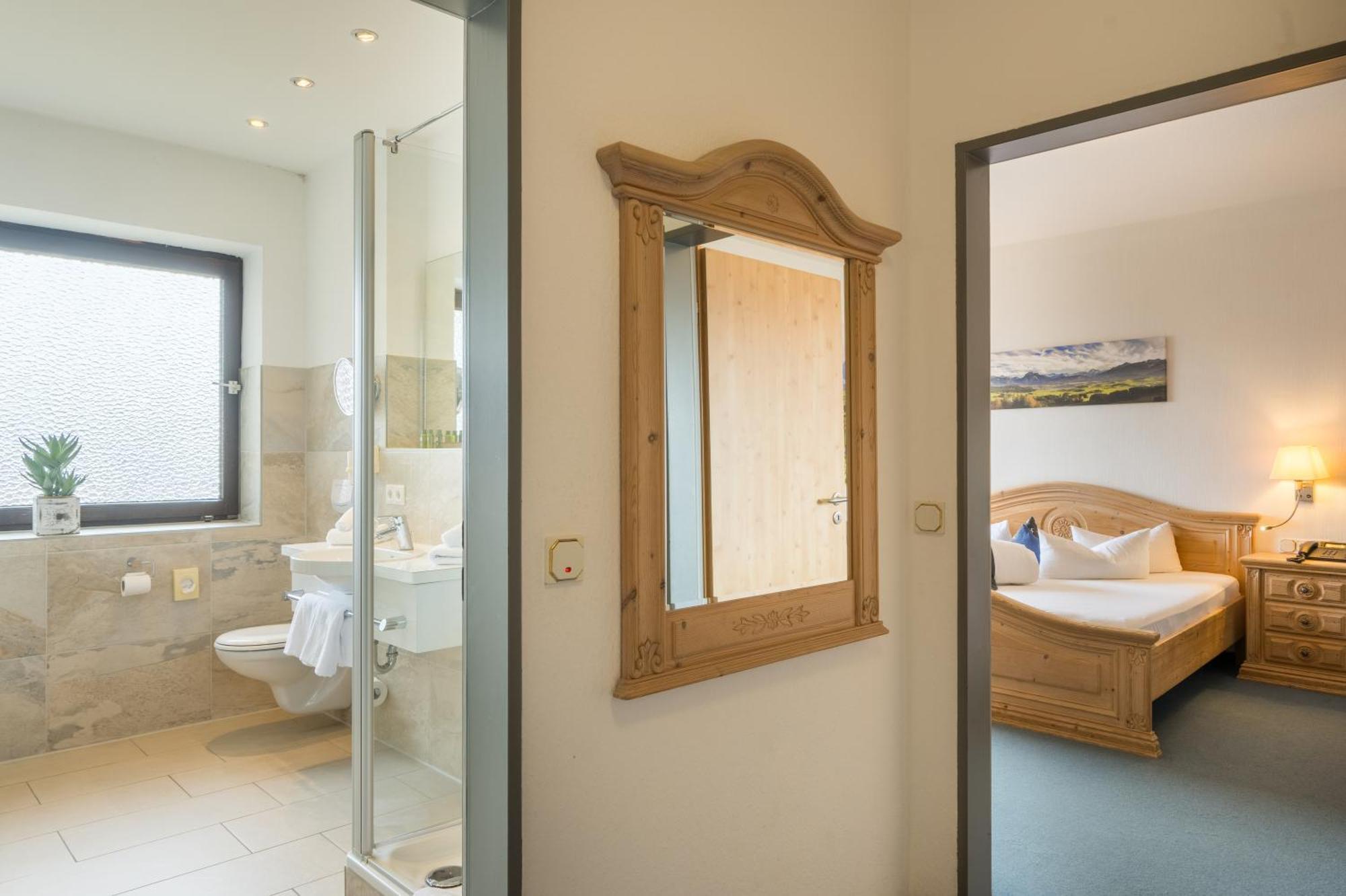 Landhotel Gockelwirt Eisenberg  Bagian luar foto