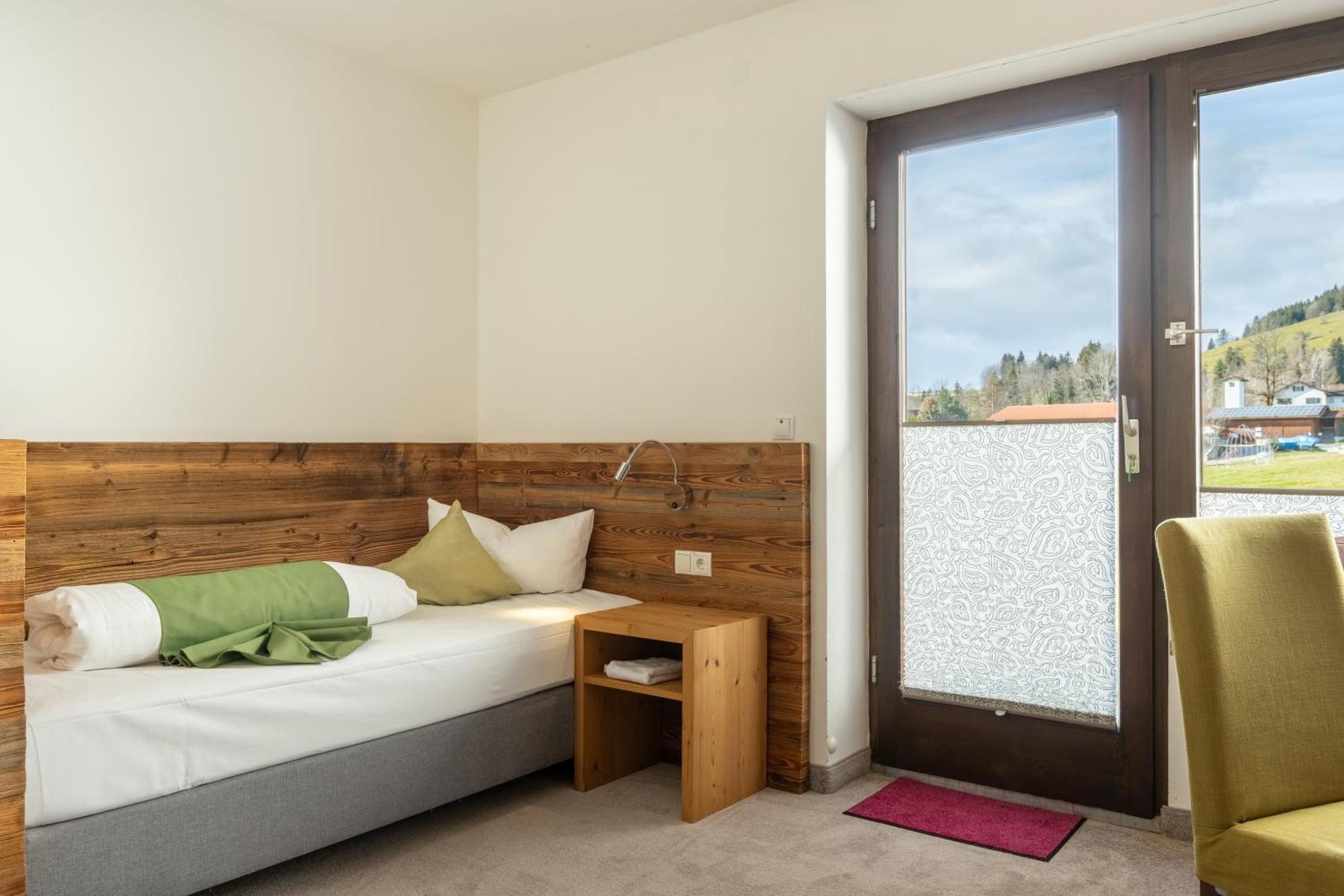 Landhotel Gockelwirt Eisenberg  Bagian luar foto